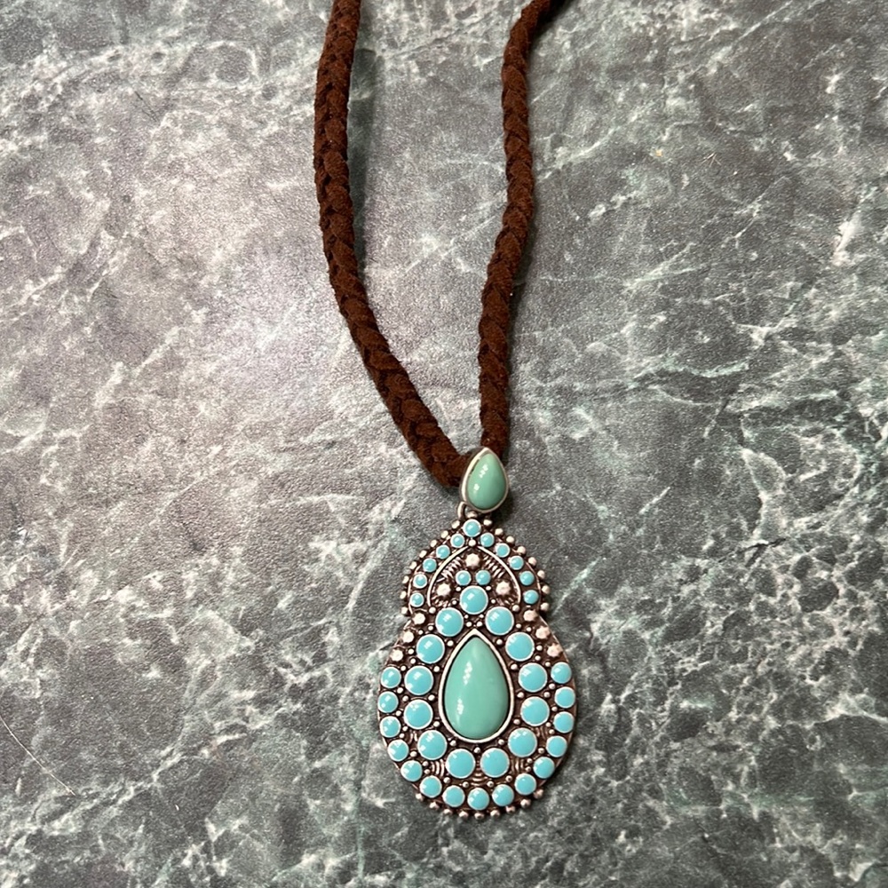 Statement necklace